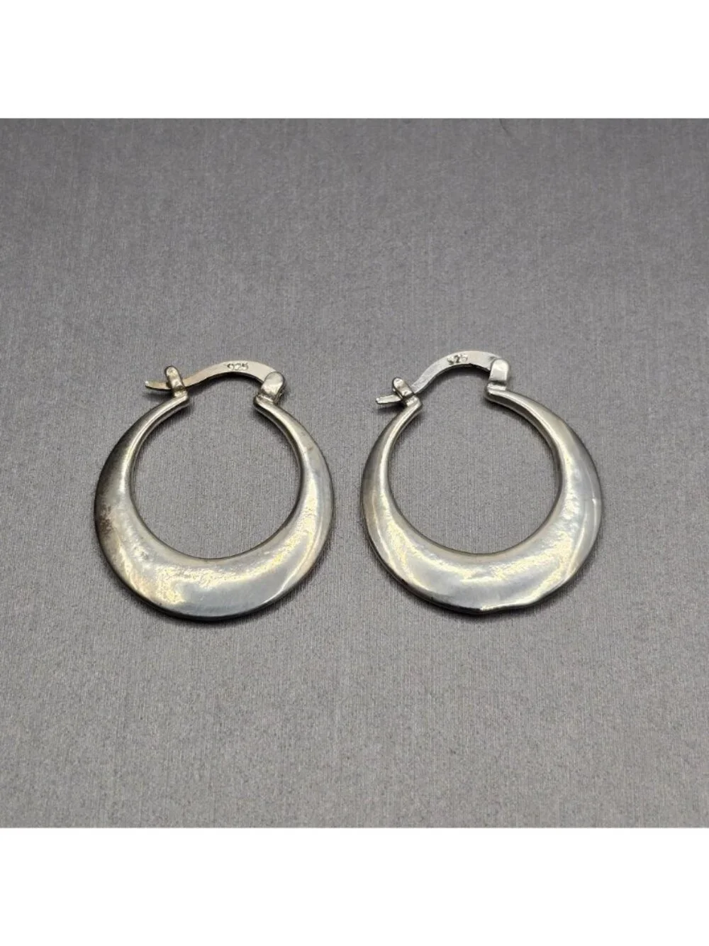 Sterling Silver Solid Tapered Hoop Earrings 1 1/8" Large Hinged Bangle Style 925 - Picture 7 of 7